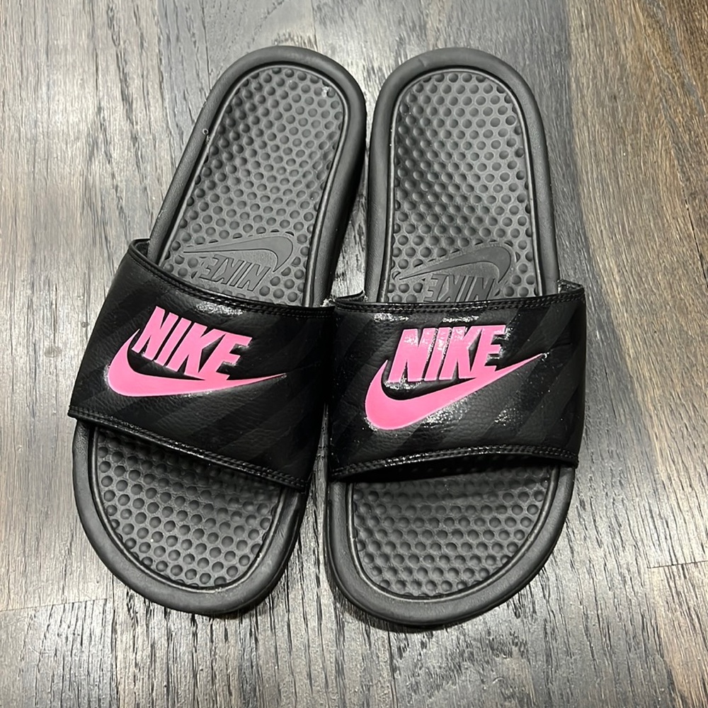 Used Nike Slides